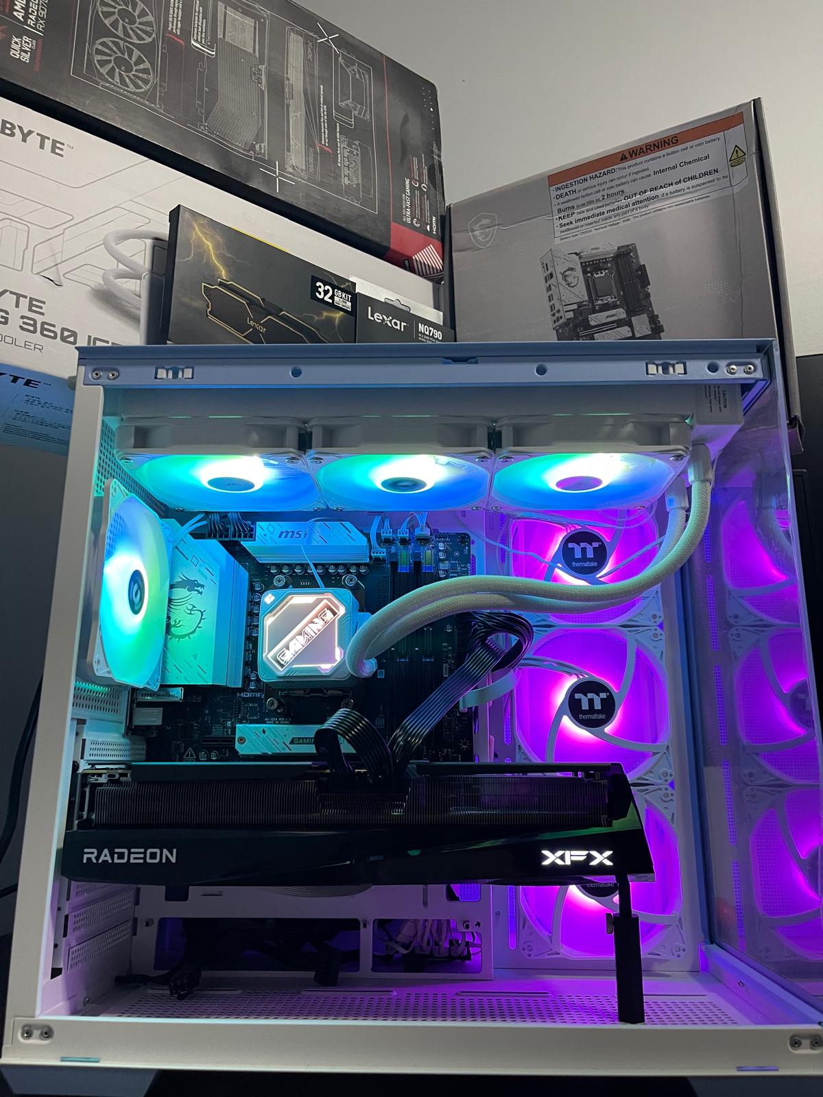 RX 9070 OC | 32GB DDR5 RAM | RYZEN 5 7600X | B650M GAMING PLUS Wi-Fi bilgisayar fotoğrafı