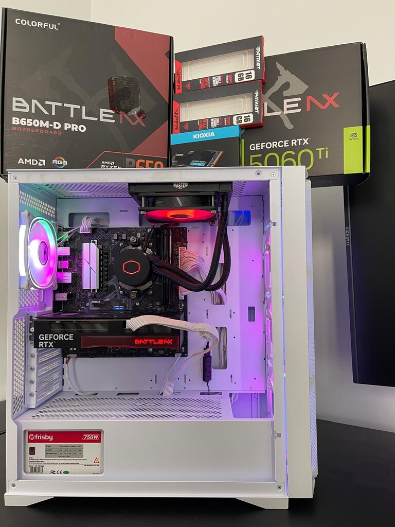 RTX 5060 Ti 16GB | 32GB DDR5 RAM | RYZEN 5 7600 bilgisayar fotoğrafı